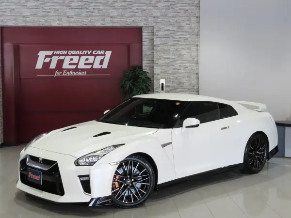 2019 Nissan Gt-r — photo 1