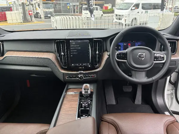 2023 Volvo Xc60 — photo 3 | Tuminion Kenya