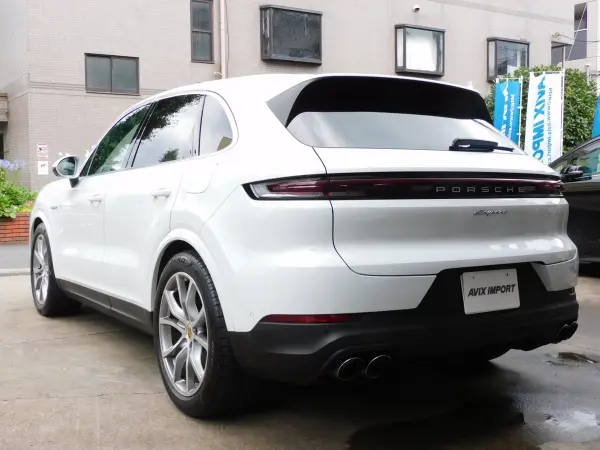 2024 Porsche Cayenne — photo 2 | Tuminion Kenya