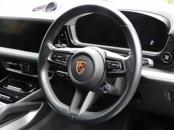2024 Porsche Cayenne — photo 7 | Tuminion Kenya