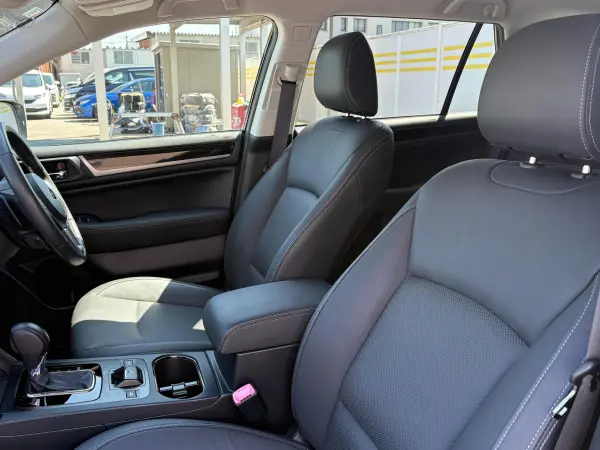 2015 Subaru Legacy Outback — photo 9 | Tuminion Kenya