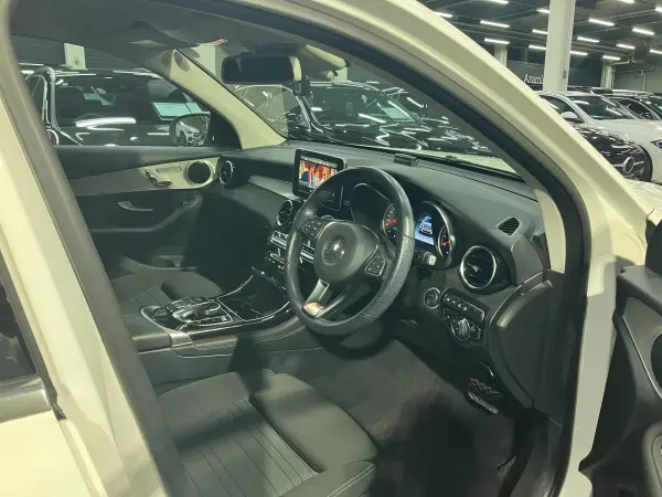 2018 Mercedes-benz Glc — photo 8 | Tuminion Kenya