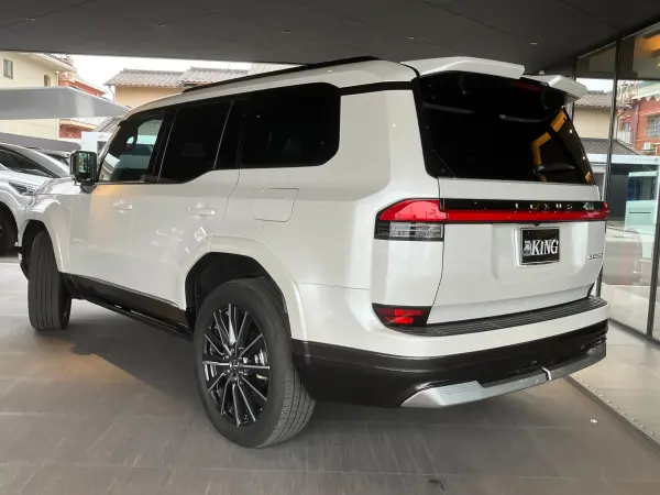 2025 Lexus Gx — photo 1
