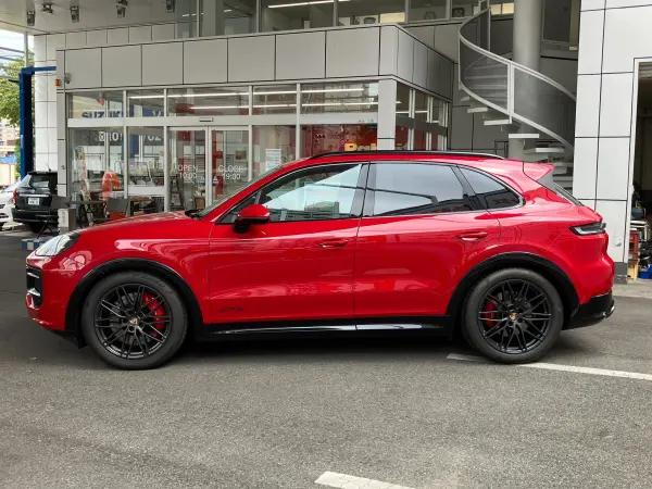 2024 Porsche Cayenne — photo 3 | Tuminion Kenya