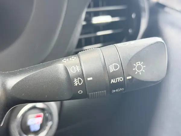 2022 Toyota Hilux — photo 8 | Tuminion Kenya