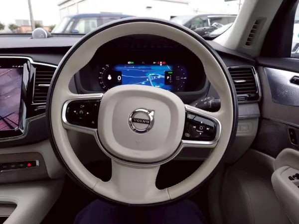 2023 Volvo Xc90 — photo 8 | Tuminion Kenya