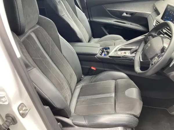 2021 Peugeot 5008 — photo 8 | Tuminion Kenya