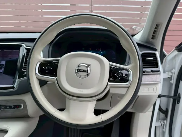 2023 Volvo Xc90 — photo 8 | Tuminion Kenya