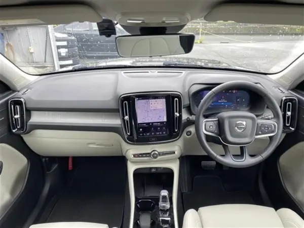 2025 Volvo Xc40 — photo 2 | Tuminion Kenya