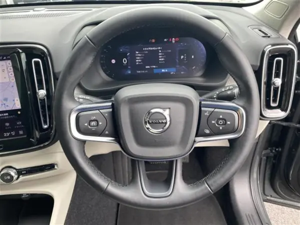 2025 Volvo Xc40 — photo 3 | Tuminion Kenya