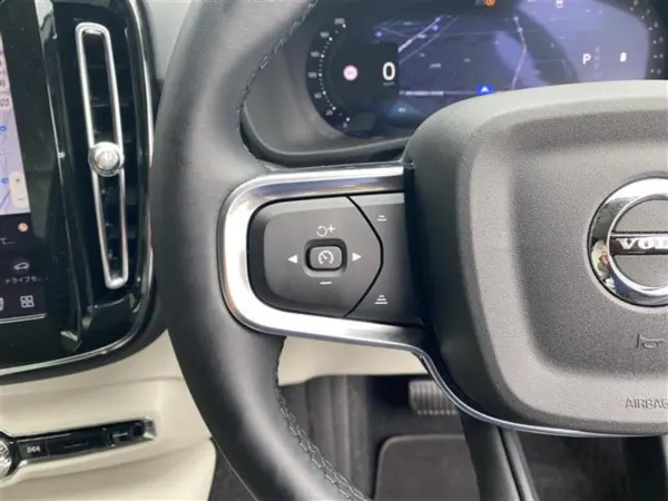 2025 Volvo Xc40 — photo 7 | Tuminion Kenya
