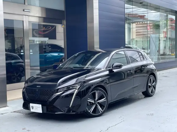 2025 Peugeot 308 — photo 1