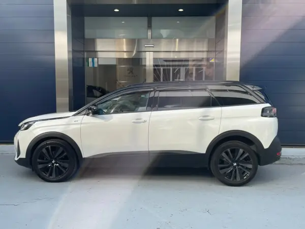 2023 Peugeot 5008 — photo 2 | Tuminion Kenya