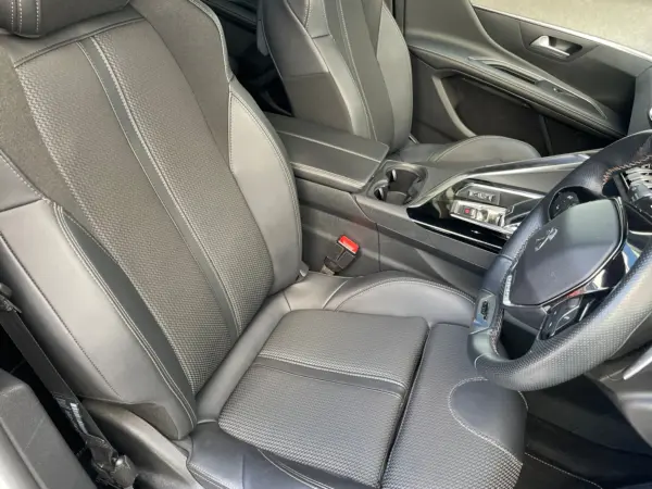 2023 Peugeot 5008 — photo 7 | Tuminion Kenya