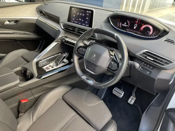 2023 Peugeot 5008 — photo 8 | Tuminion Kenya