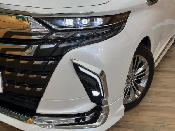 2023 Toyota Alphard — photo 9 | Tuminion Kenya