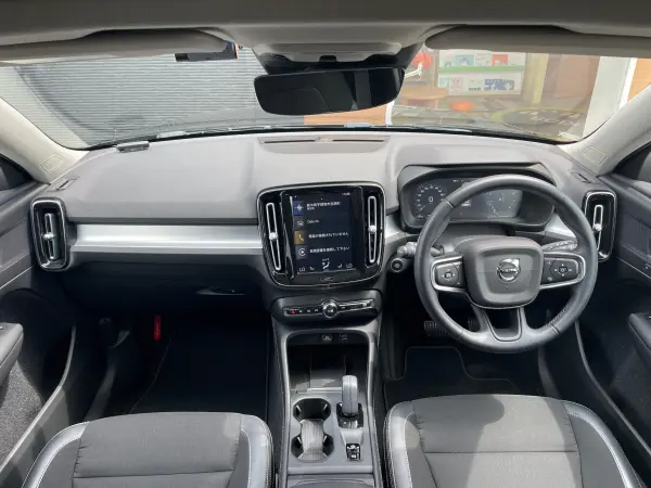 2020 Volvo Xc40 — photo 2 | Tuminion Kenya