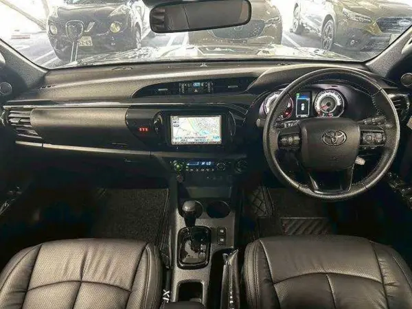 2020 Toyota Hilux — photo 2 | Tuminion Kenya