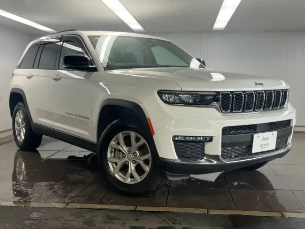 2023 Jeep Grand Cherokee — photo 9 | Tuminion Kenya