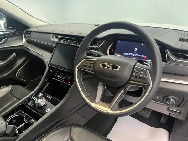 2023 Jeep Grand Cherokee — photo 3 | Tuminion Kenya