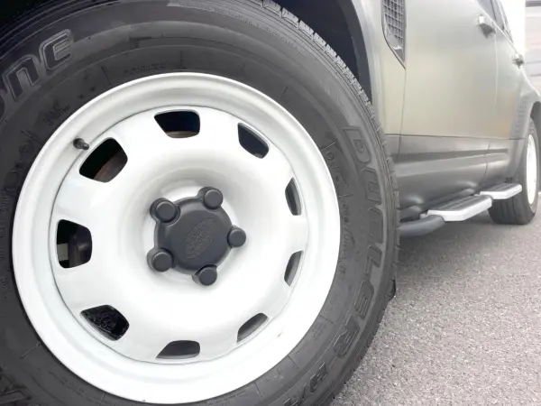 2021 Landrover Defender — photo 9 | Tuminion Kenya