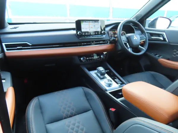 2023 Mitsubishi Outlander — photo 3 | Tuminion Kenya