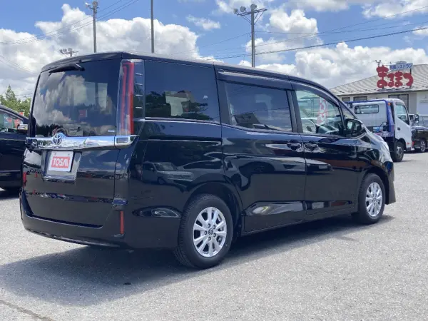 2020 Toyota Noah — photo 2 | Tuminion Kenya
