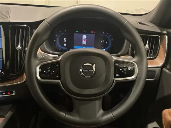 2022 Volvo Xc60 — photo 3 | Tuminion Kenya