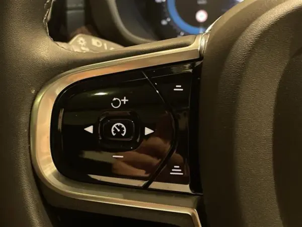 2022 Volvo Xc60 — photo 7 | Tuminion Kenya