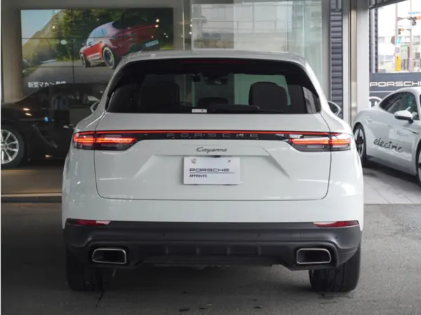 2022 Porsche Cayenne — photo 3 | Tuminion Kenya