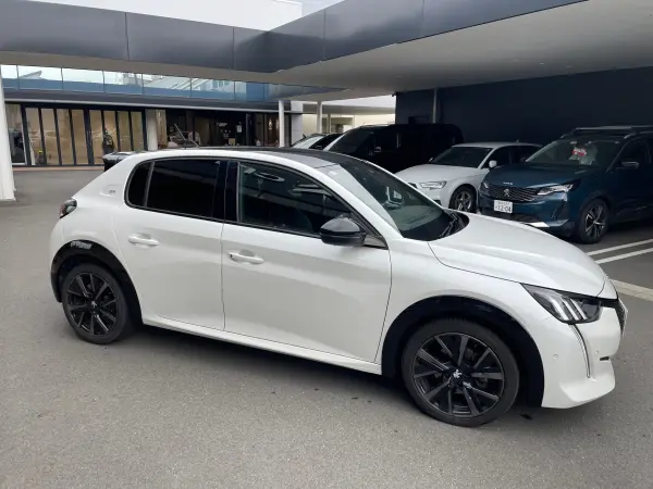 2021 Peugeot 208 — photo 2 | Tuminion Kenya