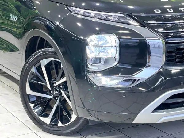 2022 Mitsubishi Outlander — photo 8 | Tuminion Kenya