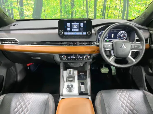 2022 Mitsubishi Outlander — photo 2 | Tuminion Kenya