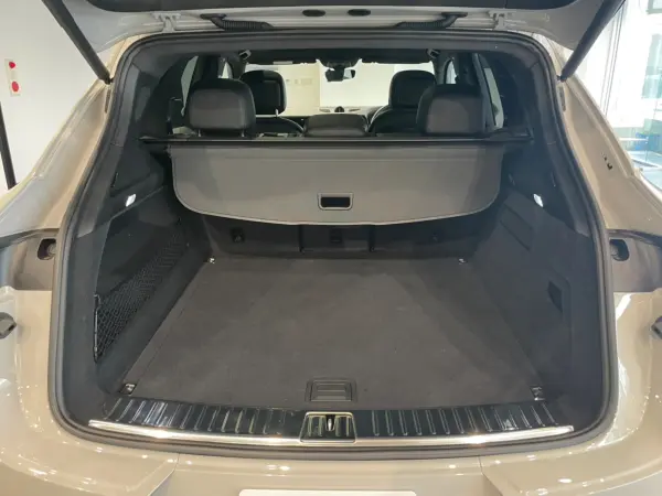 2025 Porsche Cayenne — photo 7 | Tuminion Kenya
