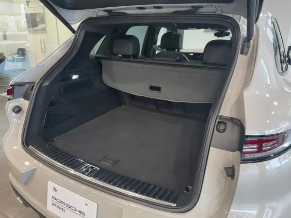 2025 Porsche Cayenne — photo 8 | Tuminion Kenya