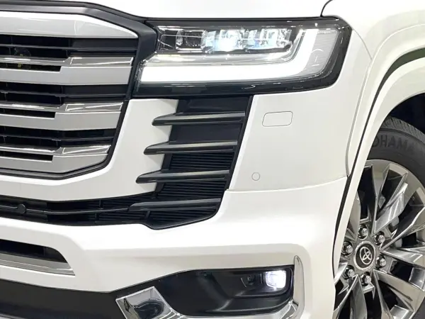 2024 Toyota Landrcuiser 300 — photo 9 | Tuminion Kenya