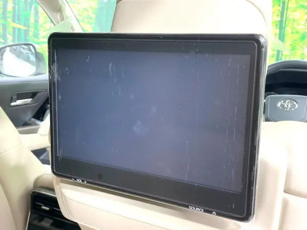 2024 Toyota Landrcuiser 300 — photo 8 | Tuminion Kenya