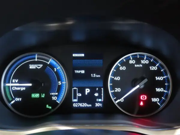 2021 Mitsubishi Eclipse Cross — photo 9 | Tuminion Kenya