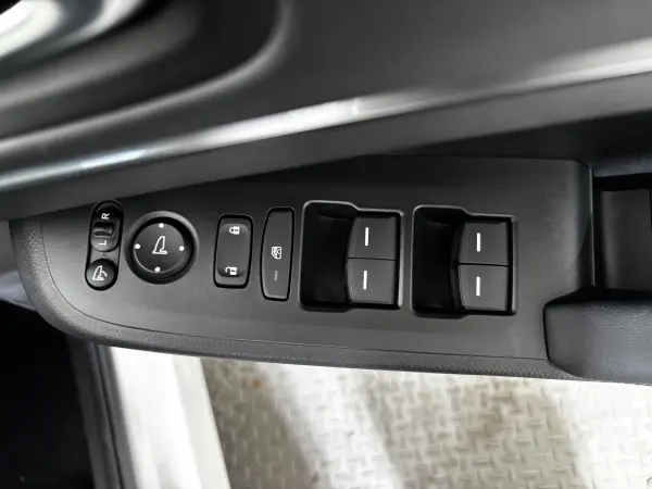 2026 Honda Vezel — photo 9 | Tuminion Kenya