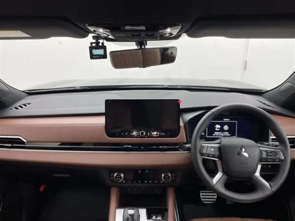 2024 Mitsubishi Outlander — photo 2 | Tuminion Kenya