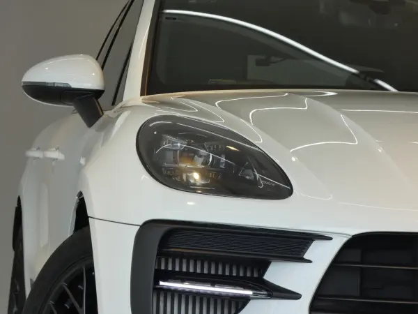 2020 Porsche Macan — photo 3 | Tuminion Kenya