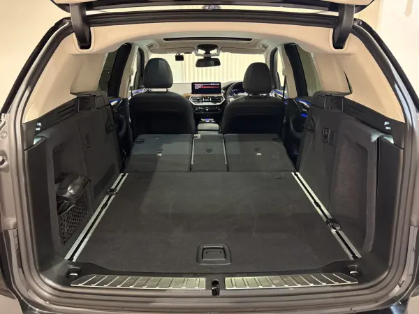 2022 Bmw X3 — photo 3 | Tuminion Kenya
