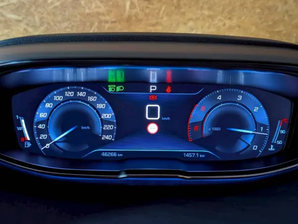 2020 Peugeot 5008 — photo 9 | Tuminion Kenya