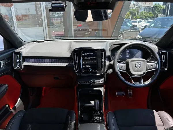 2021 Volvo Xc40 — photo 2 | Tuminion Kenya