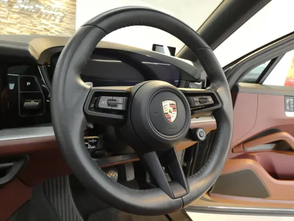 2024 Porsche Cayenne — photo 9 | Tuminion Kenya