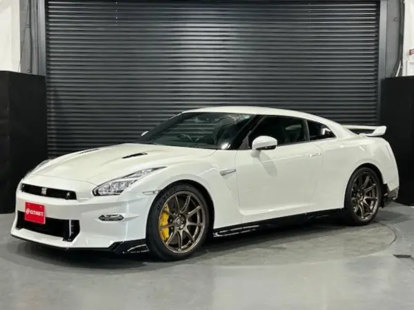 2024 Nissan Gt-r — photo 1