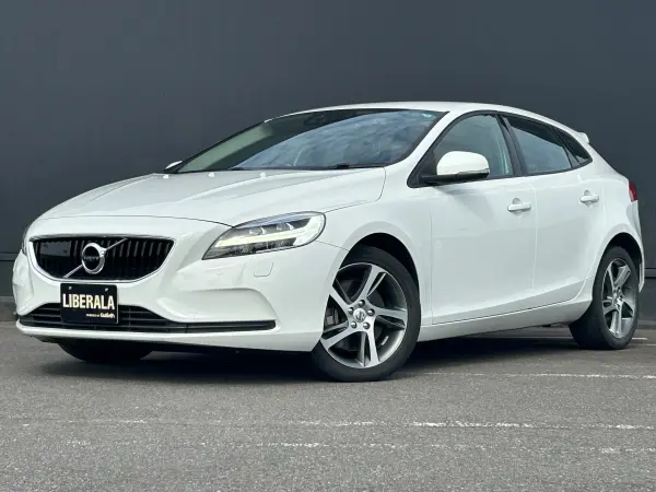 2018 Volvo V40 — photo 8 | Tuminion Kenya
