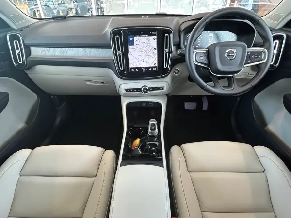 2020 Volvo Xc40 — photo 2 | Tuminion Kenya