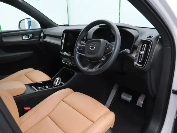 2021 Volvo Xc40 — photo 2 | Tuminion Kenya