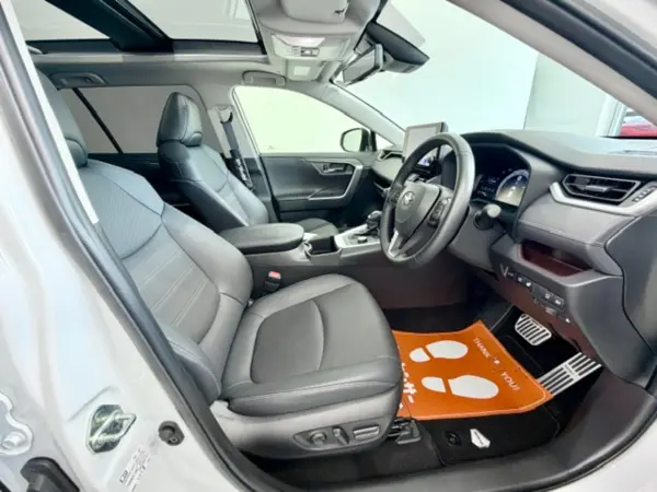 2025 Toyota  Rav4 — photo 7 | Tuminion Kenya